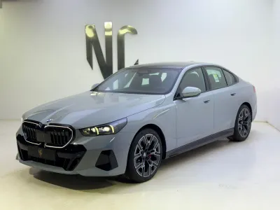 2026 بي ام دبليو الفئة الخامسة 520 أي