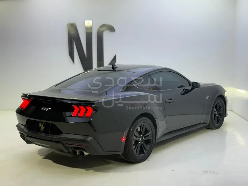 2024 فورد موستانغ جي تي