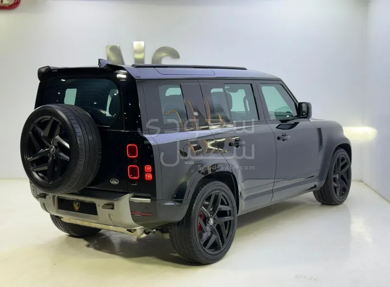 2023 لاند روفر ديفيندر اس اي