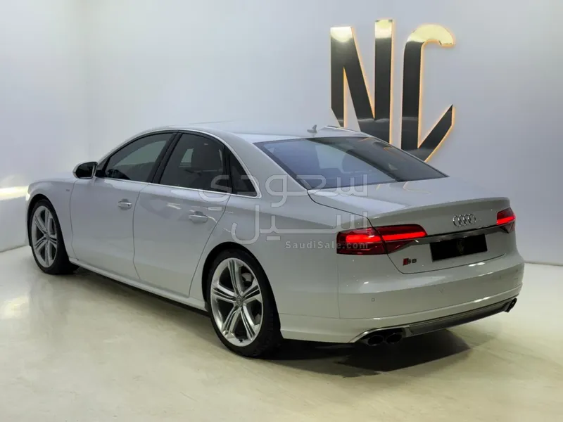 2016 اودي اس 8