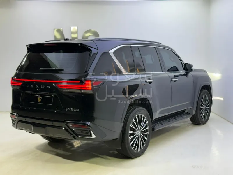 2022 لكزس إل إكس 600 في أي بي