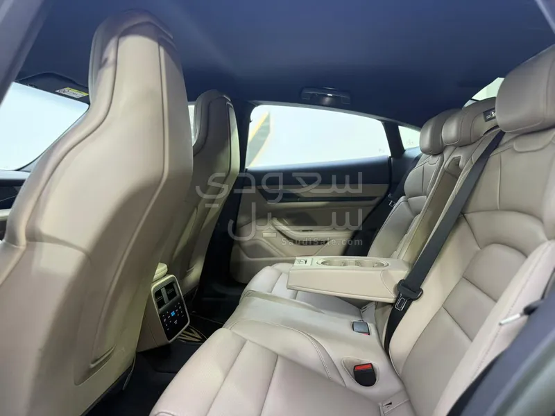 2023 بورش تايكان