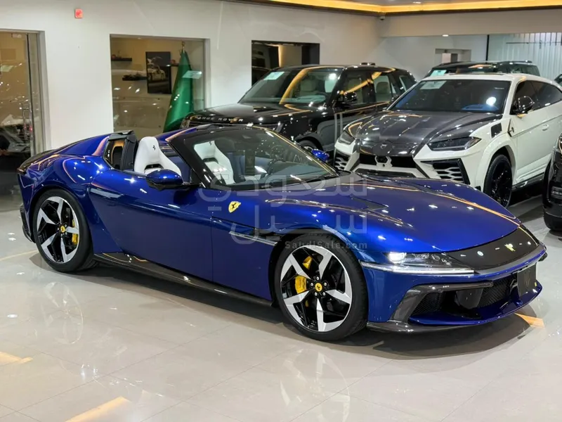 2025 فيراري 12 سيليندر