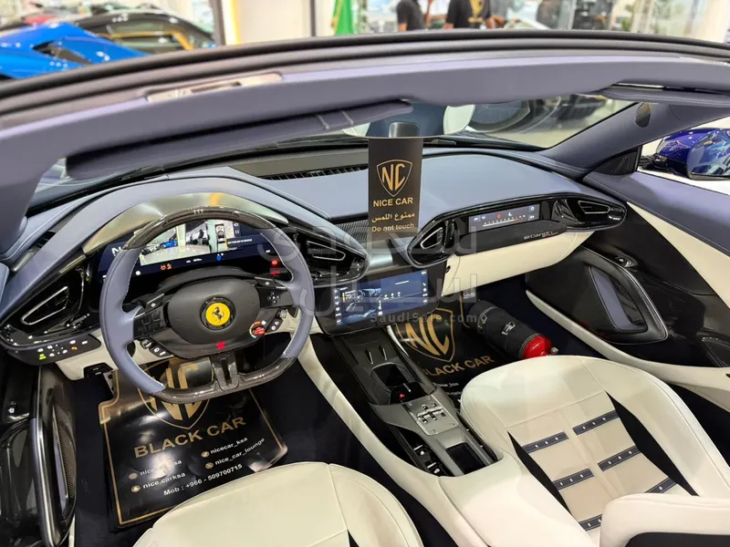 2025 فيراري 12 سيليندر