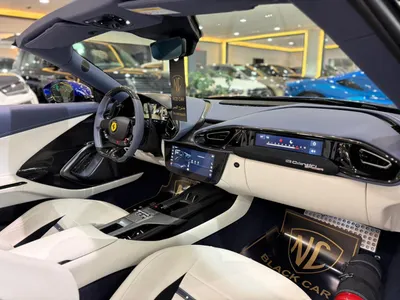 2025 فيراري 12 سيليندر