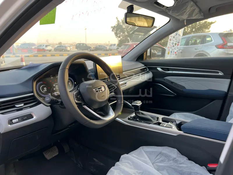 2024 جيلي امجراند