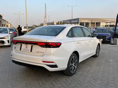 2024 جيلي امجراند