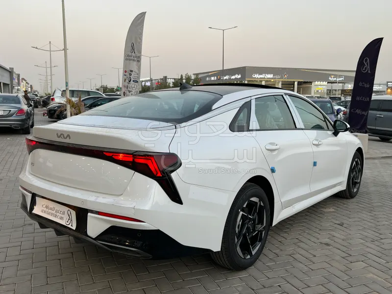 2025 كيا 5كي