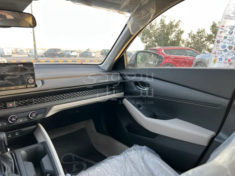 2025 هوندا اكورد ال اكس