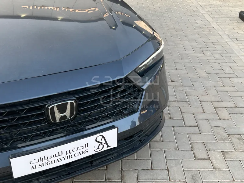 2025 هوندا اكورد ال اكس