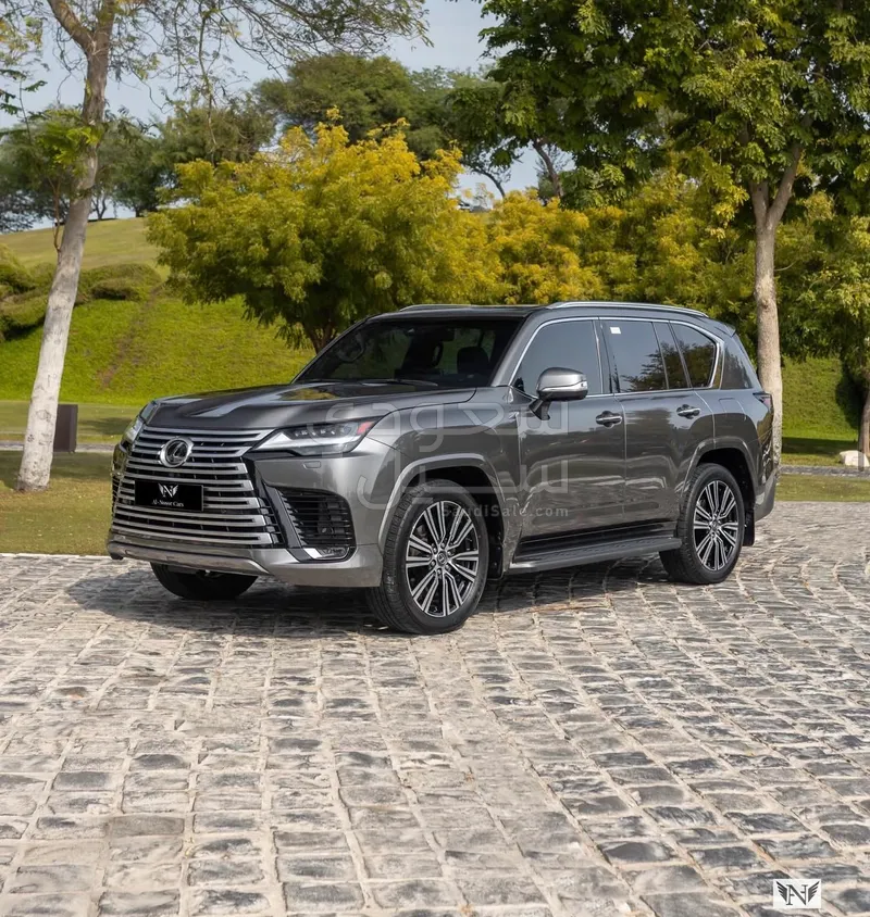 2024 لكزس إل إكس 600