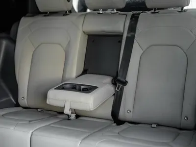 2024 لاند روفر ديفيندر 90