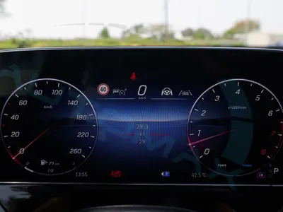 2026 مرسيدس - بنز إي 300 أي إم جي