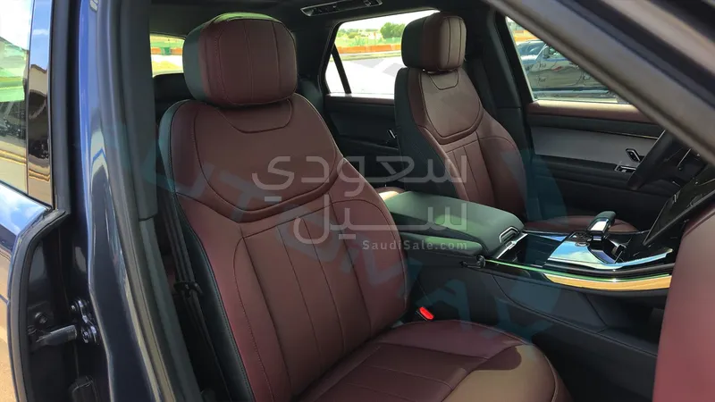 2025 لاند روفر رينج روفر سبورت اس اي