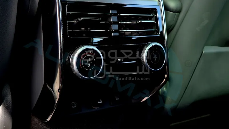 2025 لاند روفر رينج روفر سبورت اس اي