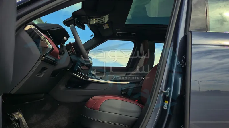 2025 لاند روفر رينج روفر سبورت اس اي