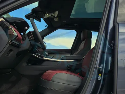 2025 لاند روفر رينج روفر سبورت اس اي