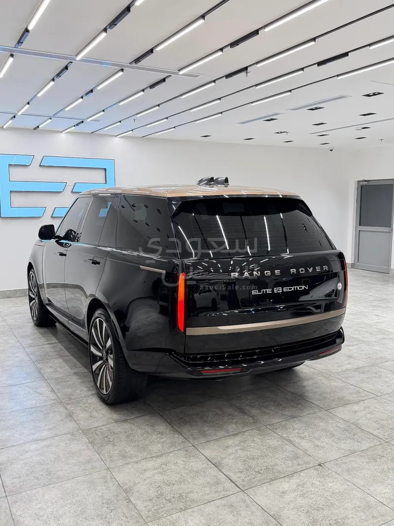 2023 لاند روفر رينج روفر اس في اوتوبيوغرافي