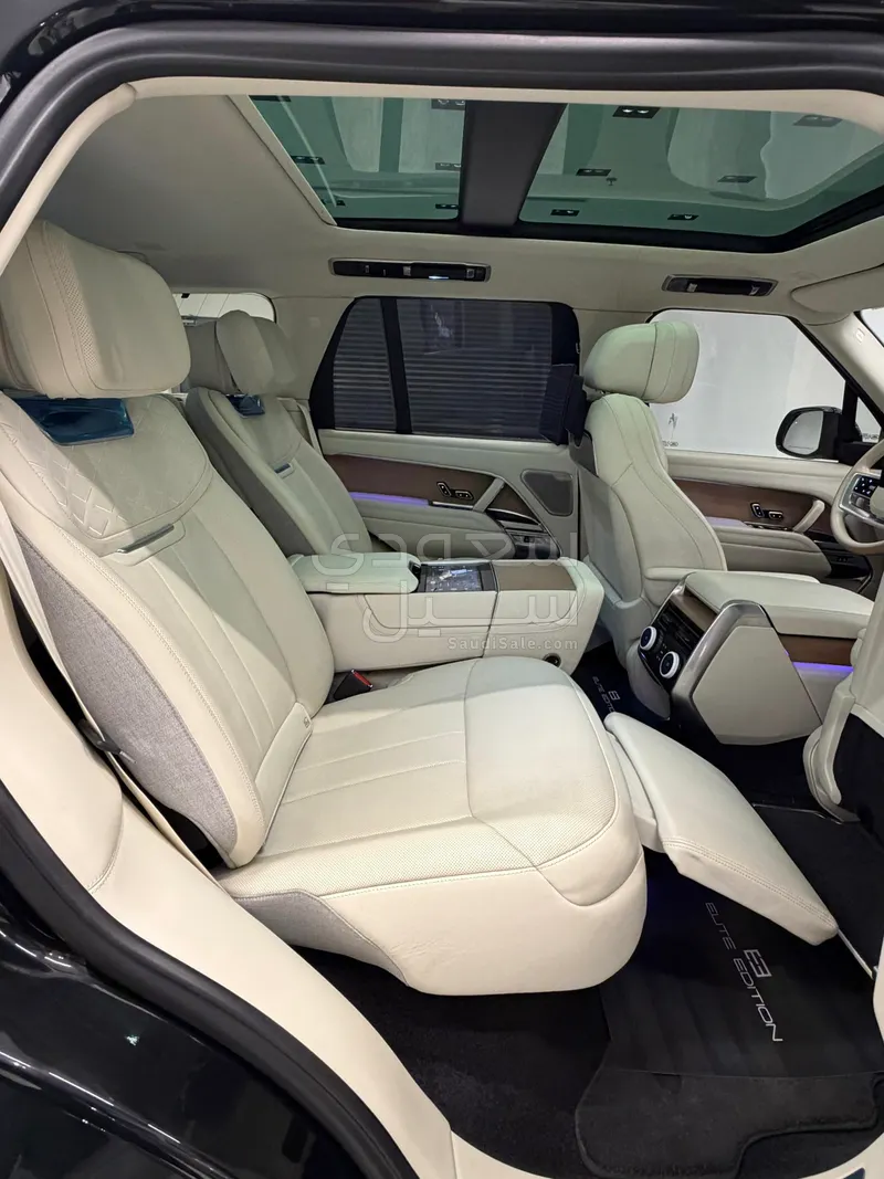 2023 لاند روفر رينج روفر اس في اوتوبيوغرافي