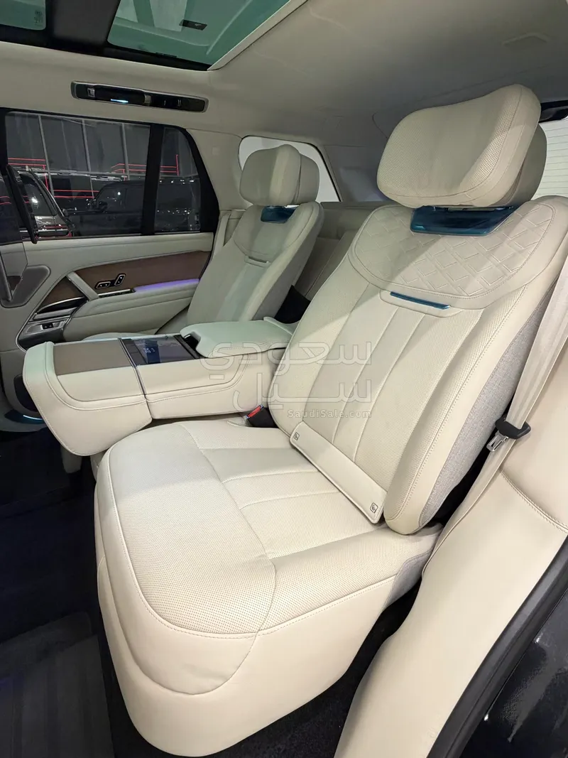 2023 لاند روفر رينج روفر اس في اوتوبيوغرافي