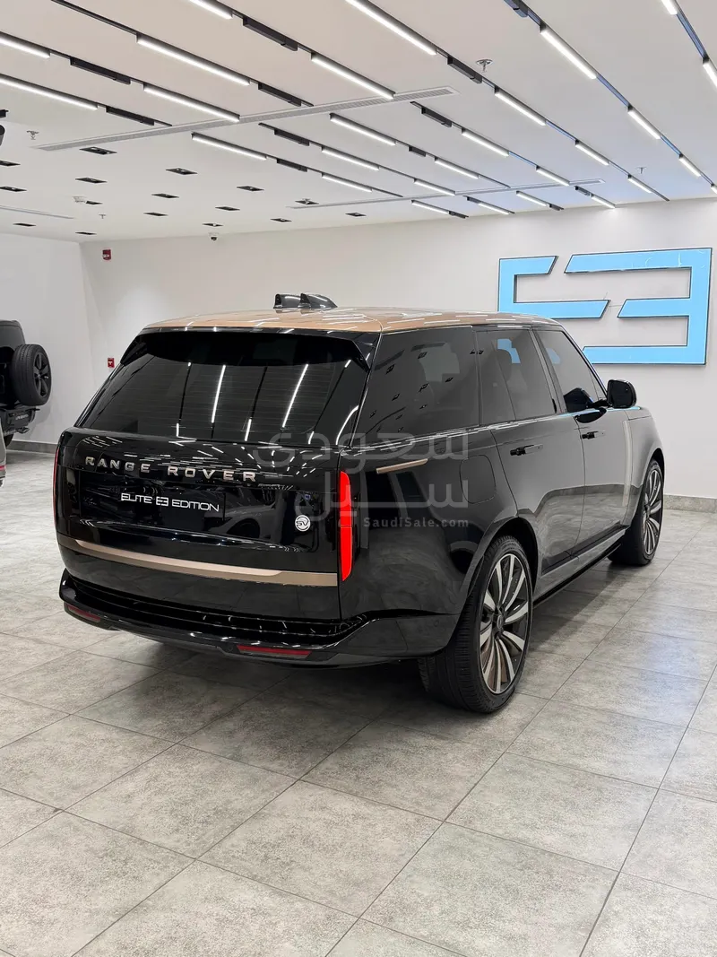 2023 لاند روفر رينج روفر اس في اوتوبيوغرافي