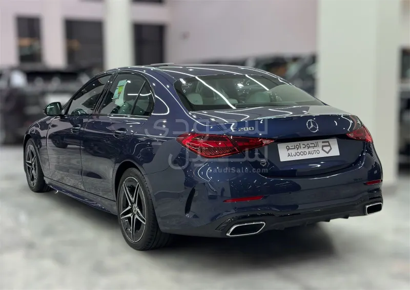 2025 مرسيدس - بنز سي 200