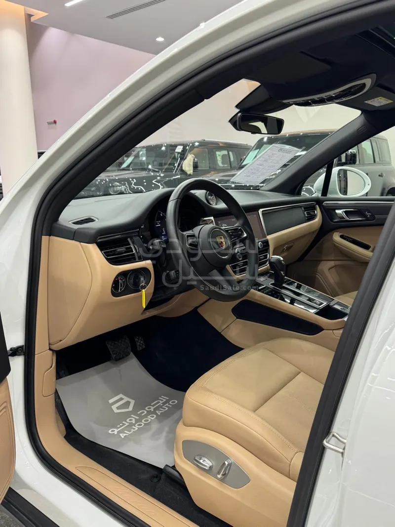 2024 بورش ماكان تي