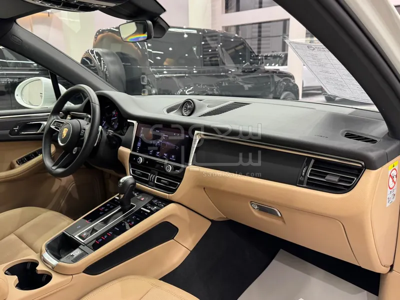 2024 بورش ماكان تي