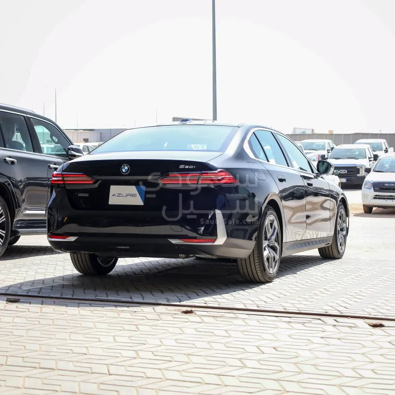 2026 بي ام دبليو الفئة الخامسة 520 أي