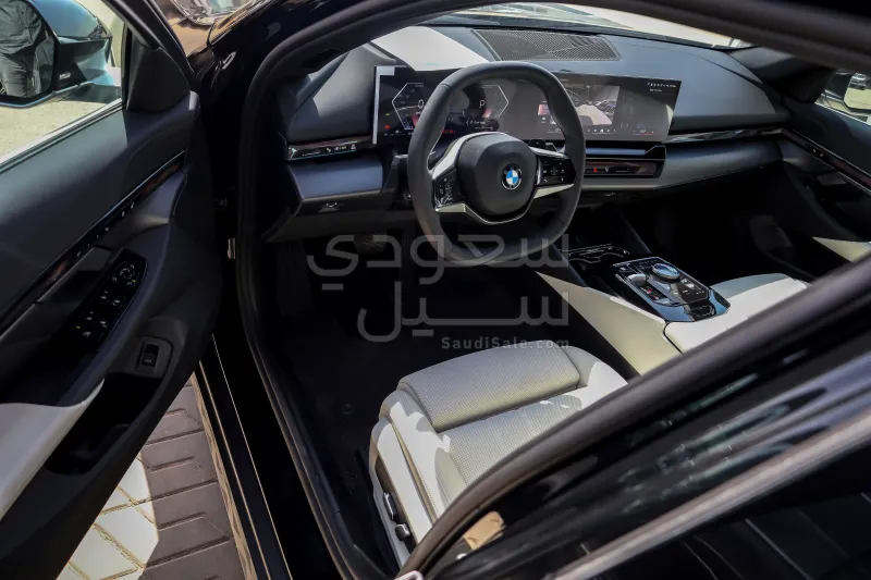 2026 بي ام دبليو الفئة الخامسة 520 أي