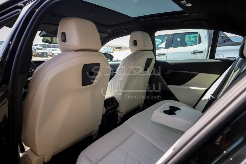 2026 بي ام دبليو الفئة الخامسة 520 أي