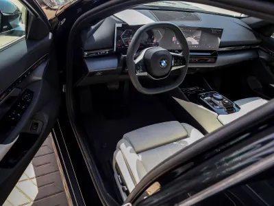 2026 بي ام دبليو الفئة الخامسة 520 أي