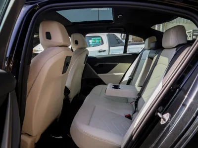 2026 بي ام دبليو الفئة الخامسة 520 أي