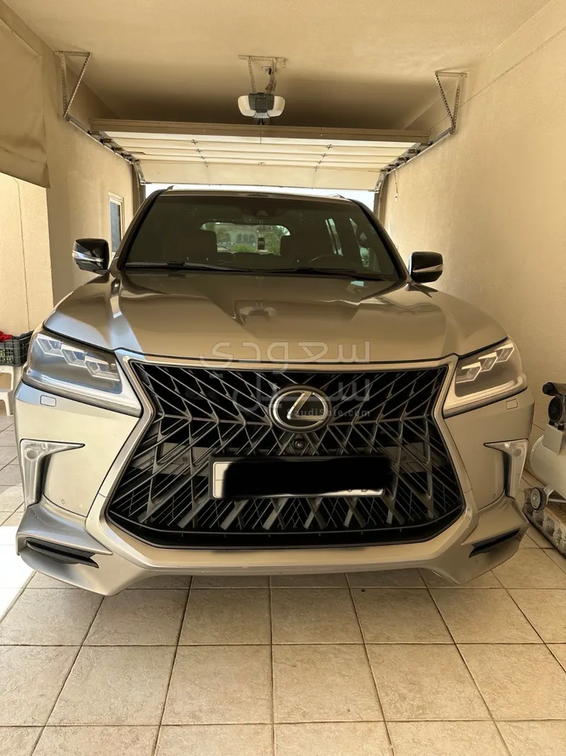 2018 لكزس إل إكس 570 اس