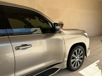 2018 لكزس إل إكس 570 اس