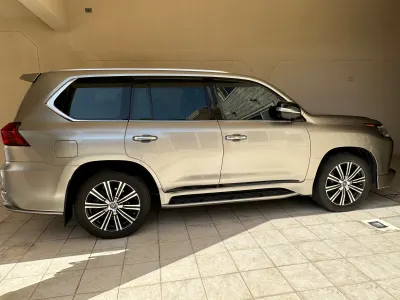 2018 لكزس إل إكس 570 اس