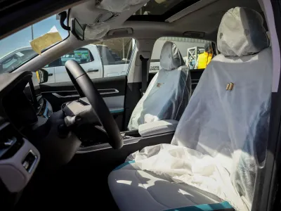 2025 جيلي امجراند