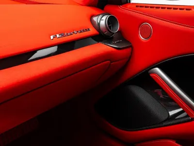 2016 فيراري اف 12 بيرلينيتا