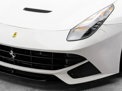 2016 فيراري اف 12 بيرلينيتا