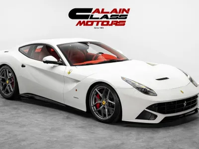 2016 فيراري اف 12 بيرلينيتا