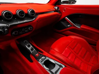 2016 فيراري اف 12 بيرلينيتا