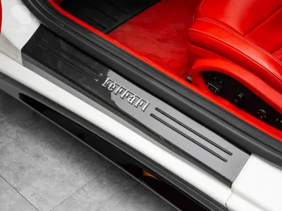 2016 فيراري اف 12 بيرلينيتا