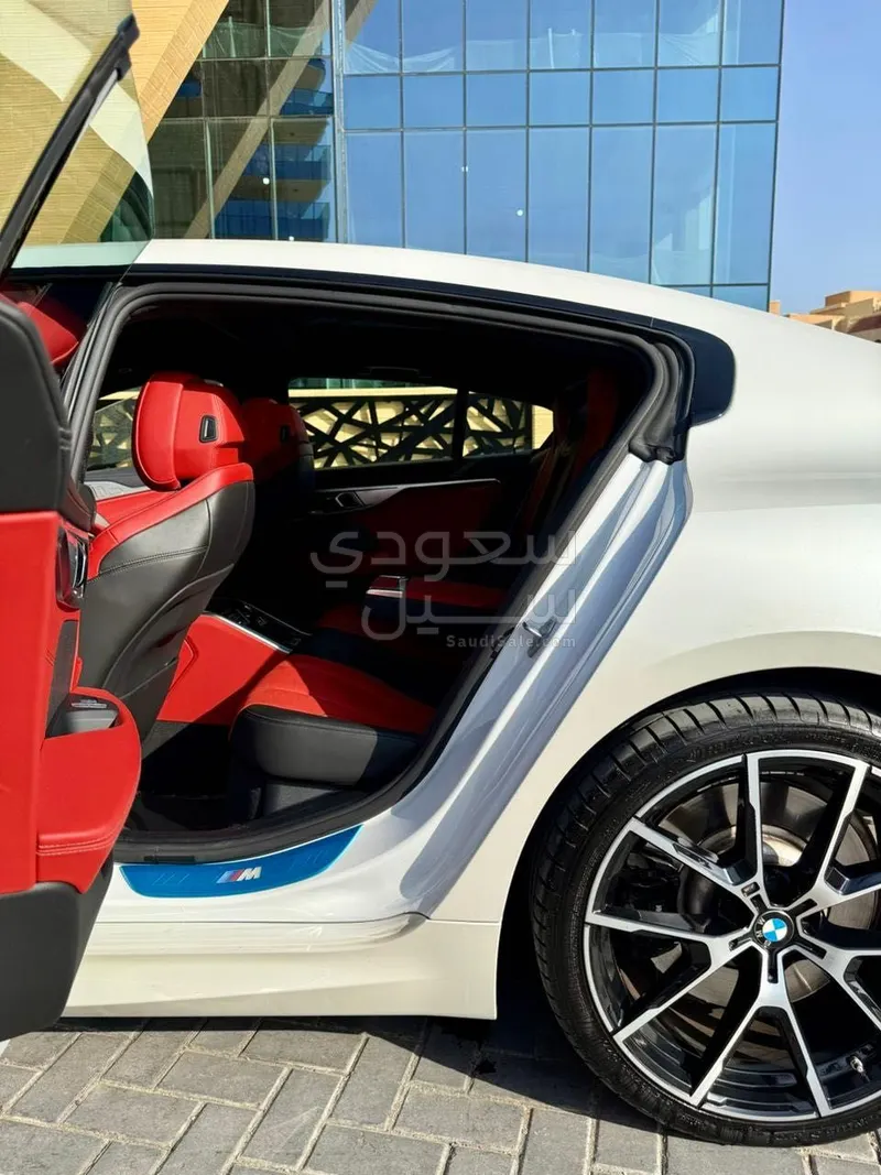 2024 بي ام دبليو الفئة الثامنة 840