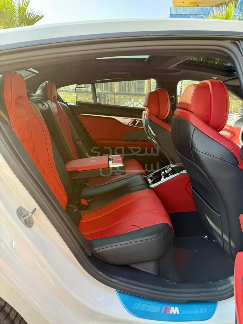 2024 بي ام دبليو الفئة الثامنة 840