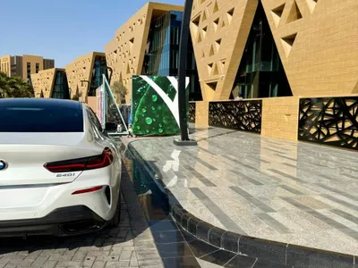 2024 بي ام دبليو الفئة الثامنة 840