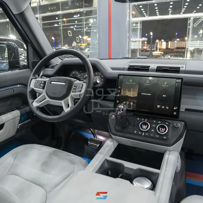 2026 لاند روفر ديفيندر 110