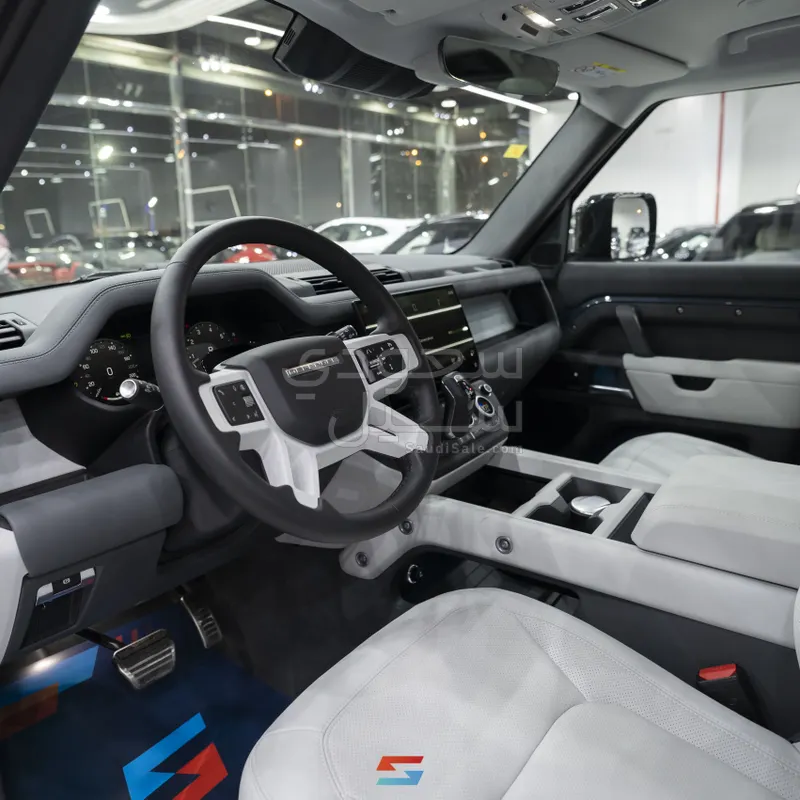 2026 لاند روفر ديفيندر 110