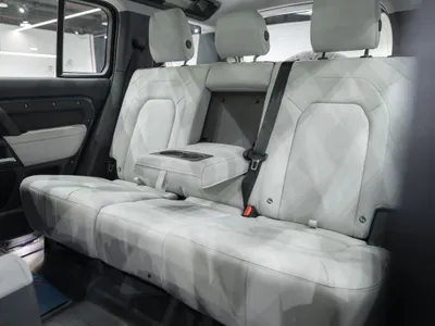 2026 لاند روفر ديفيندر 110