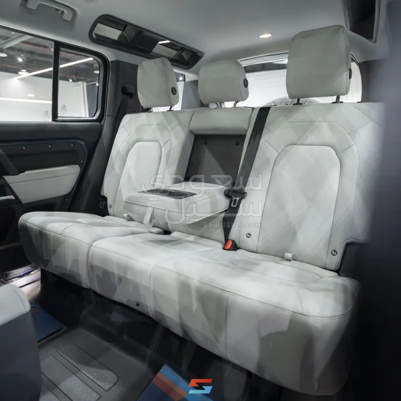 2026 لاند روفر ديفيندر اكس داينمك