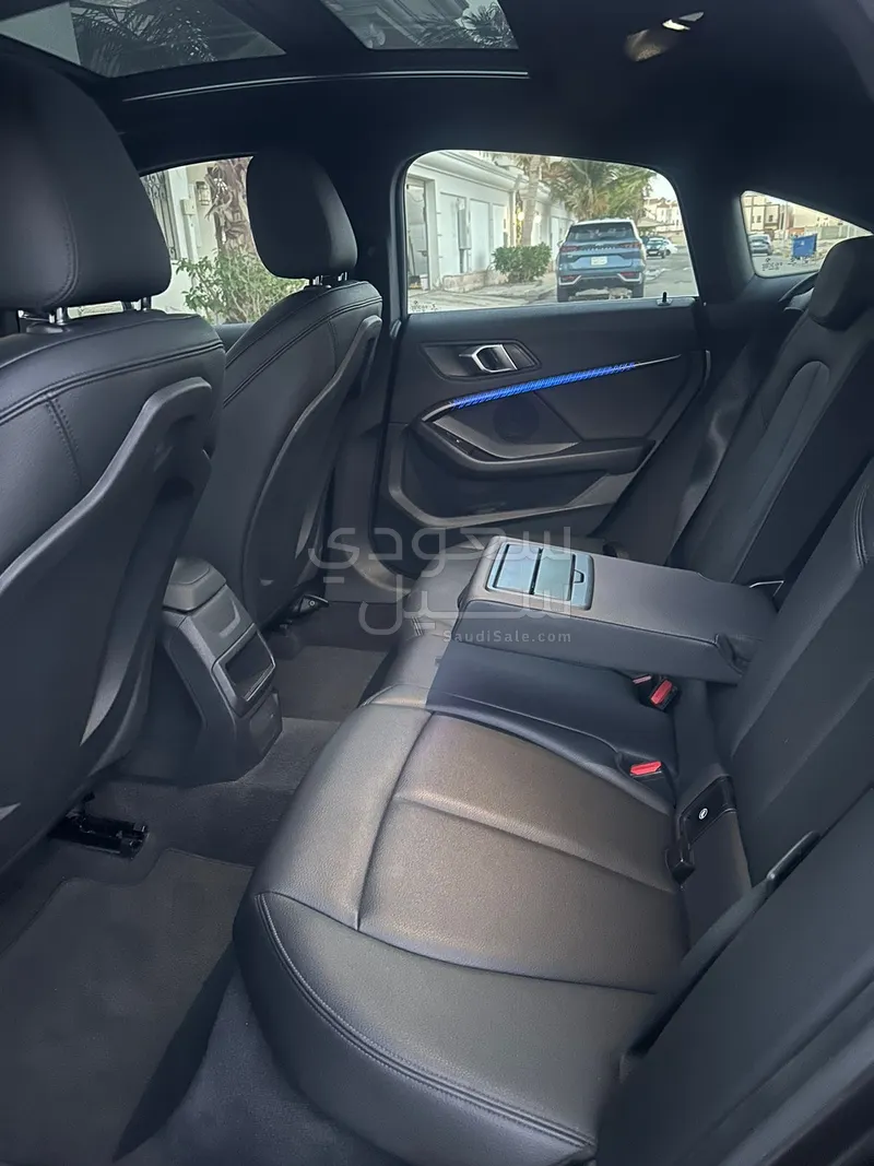 2021 بي ام دبليو الفئة الثانية 218 أي